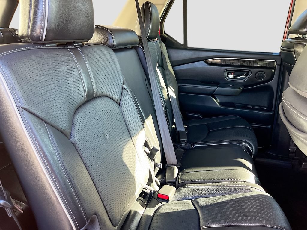 Used 2025 Honda Pilot Elite image 31