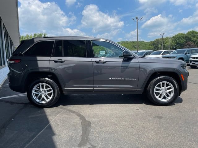 Used 2025 Jeep Grand Cherokee Laredo X AWD/4WD image 4