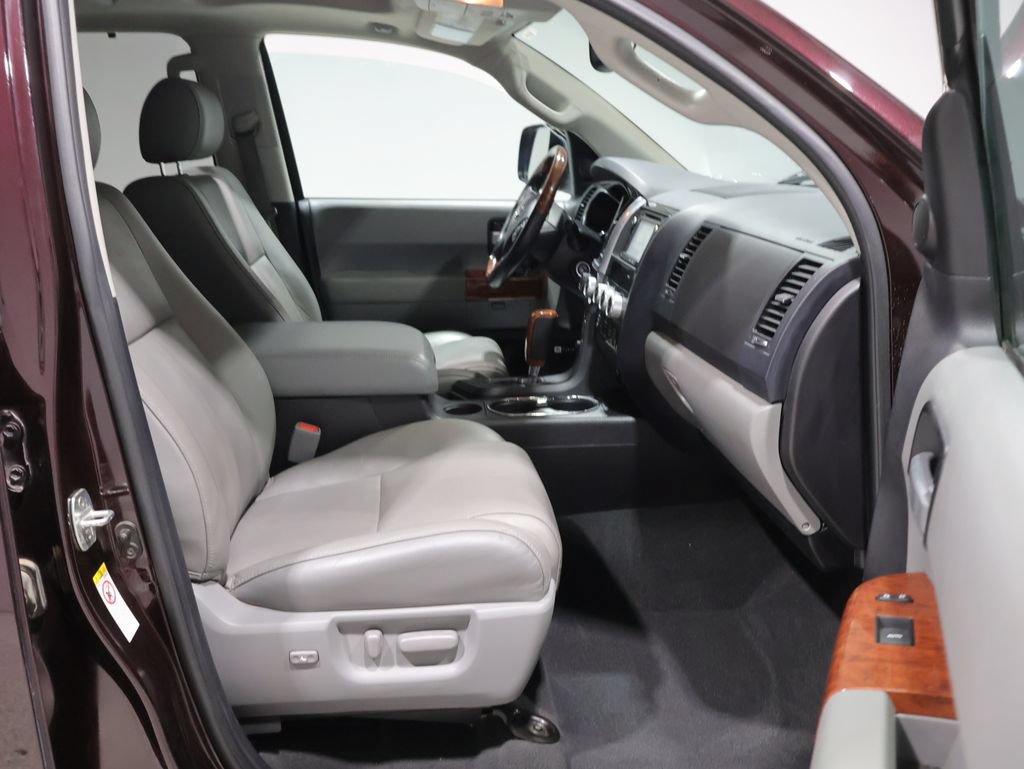 Used 2019 Toyota Sequoia Platinum AWD/4WD image 22