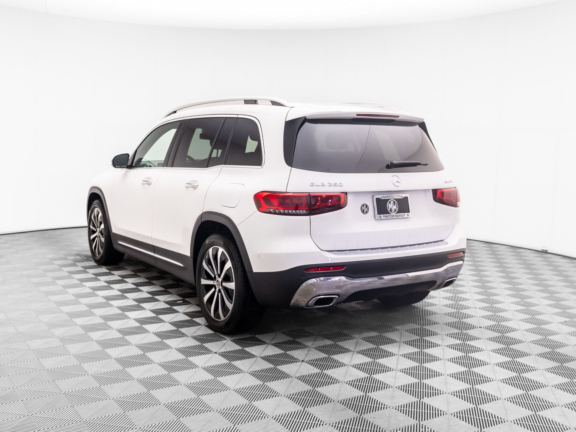 Used 2023 Mercedes-Benz GLB 250 4MATIC image 3