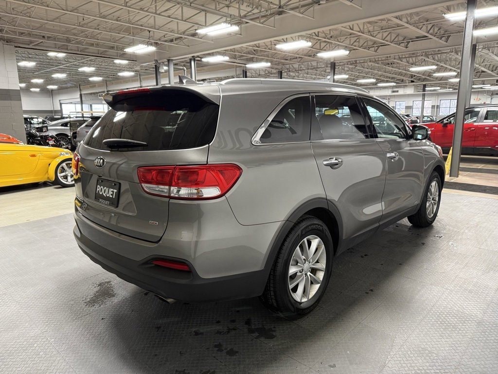 Used 2018 Kia Sorento LX image 4