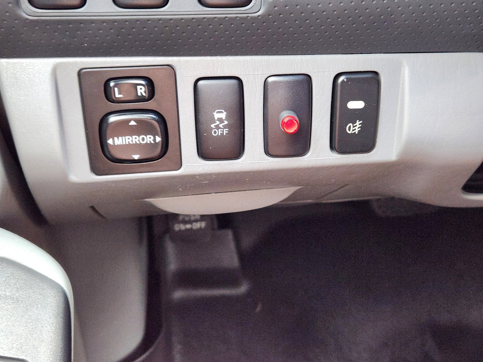 Used 2015 Toyota Tacoma PreRunner w/ SR5 Package RWD image 17