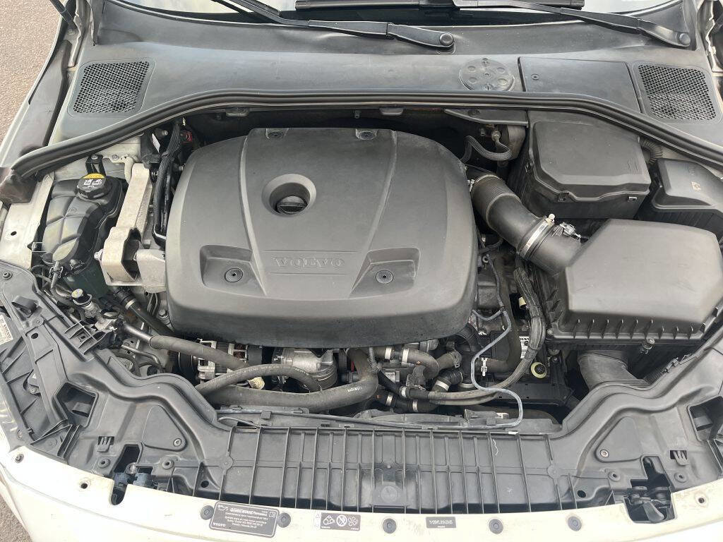 Used 2017 Volvo S60 T5 Dynamic FWD image 22