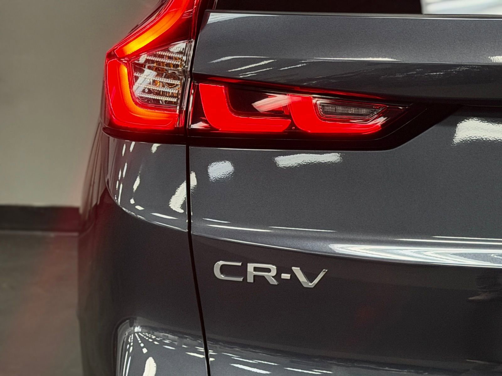 Used 2025 Honda CR-V EX-L image 13