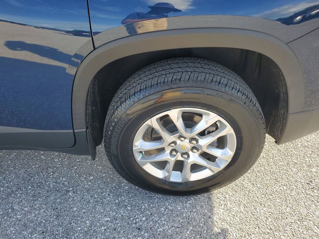Used 2023 Chevrolet Traverse LS image 20