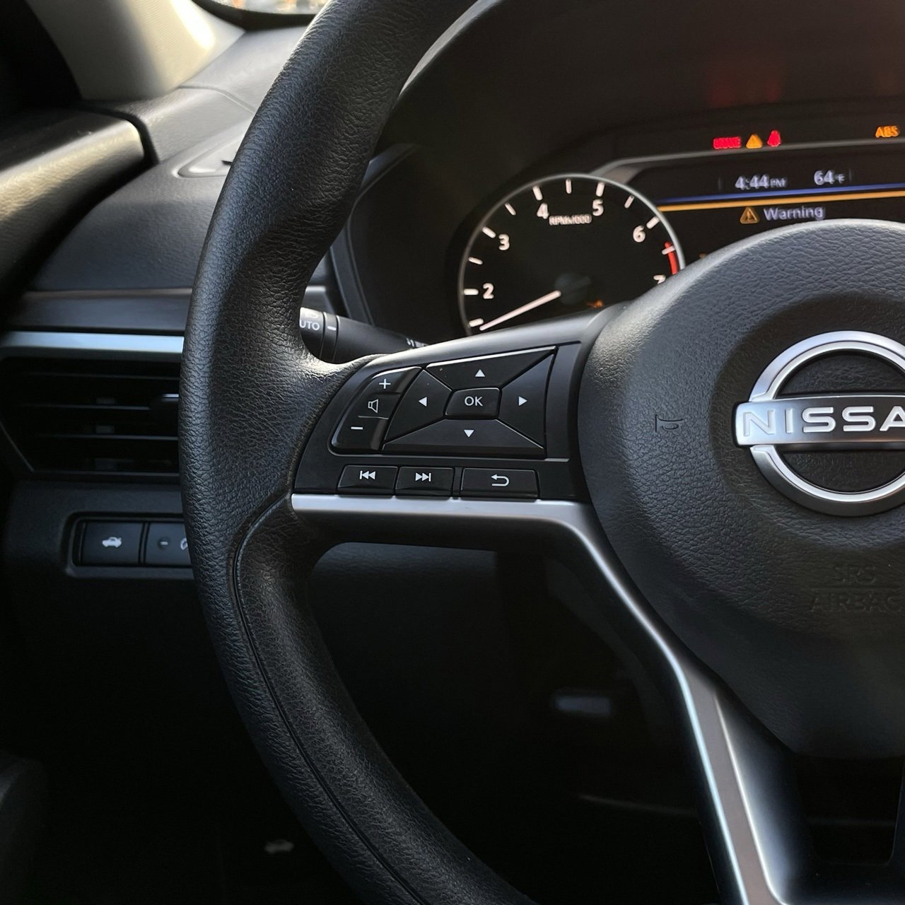 Used 2024 Nissan Altima 2.5 SV image 13