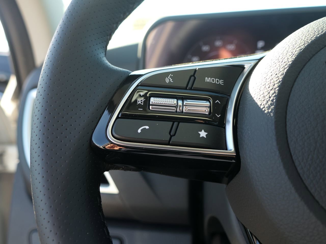 New 2026 Kia Seltos SX AWD/4WD image 13