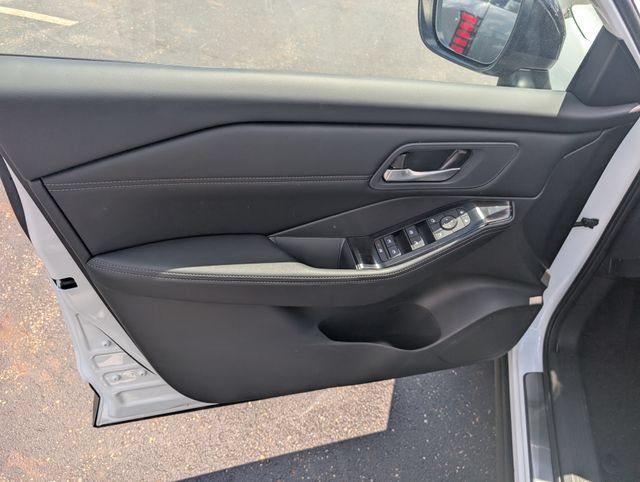 New 2026 Nissan Rogue Dark Armor AWD/4WD image 15