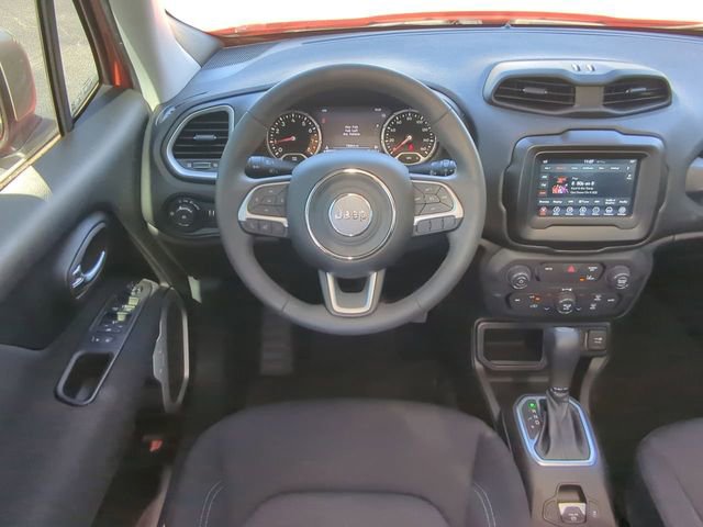 Used 2021 Jeep Renegade Latitude image 18