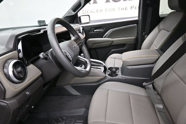 New 2026 Chevrolet Colorado ZR2 w/ Technology Package AWD/4WD image 8