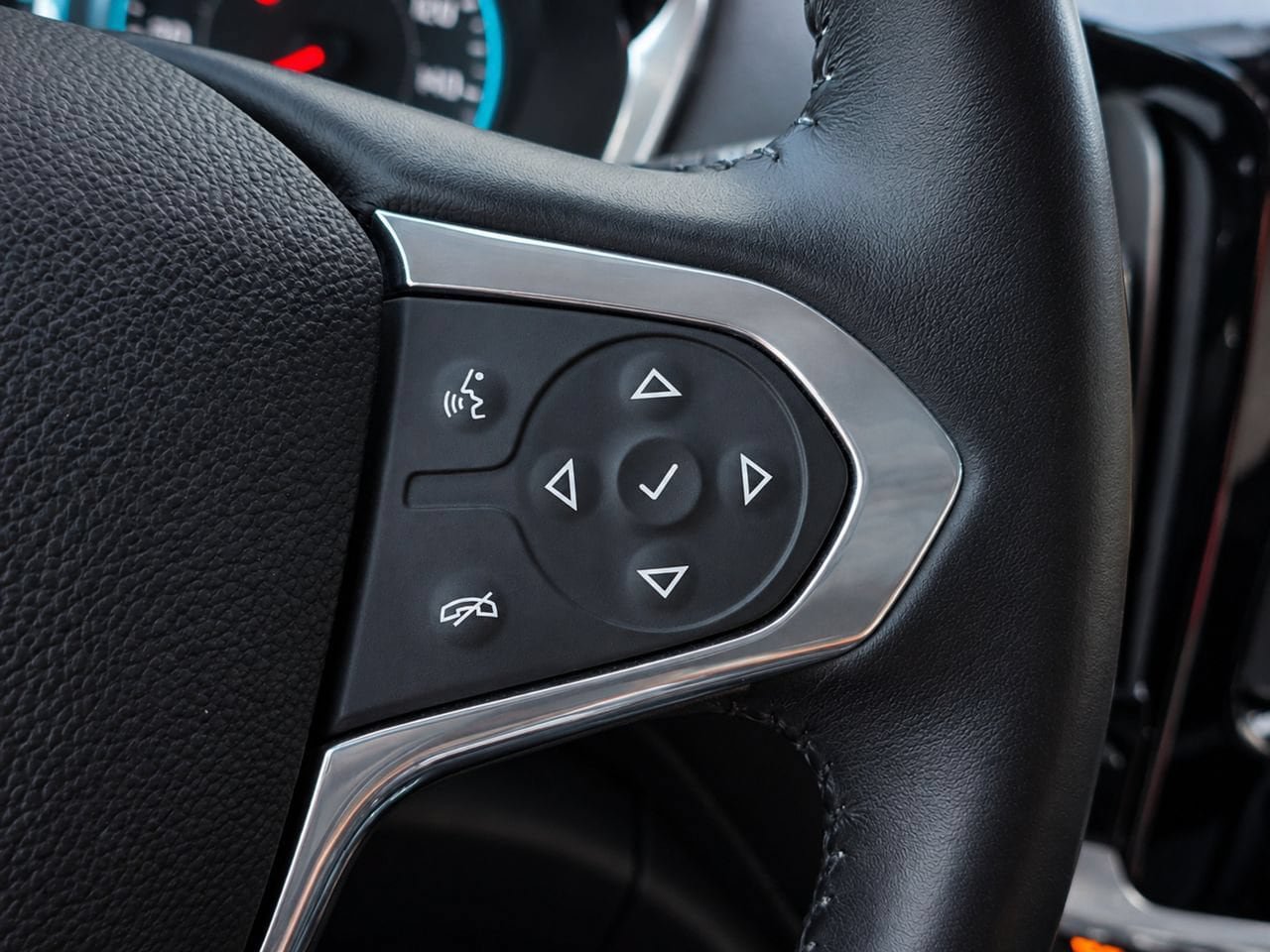 Used 2019 Chevrolet Traverse Premier w/ Redline Edition FWD image 24