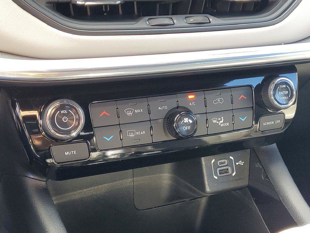 Used 2023 Jeep Compass Limited AWD/4WD image 17