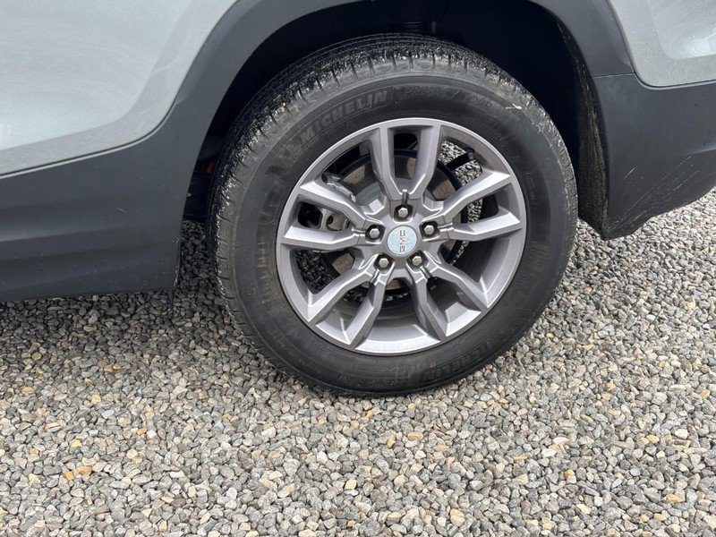Used 2023 GMC Terrain SLT image 11