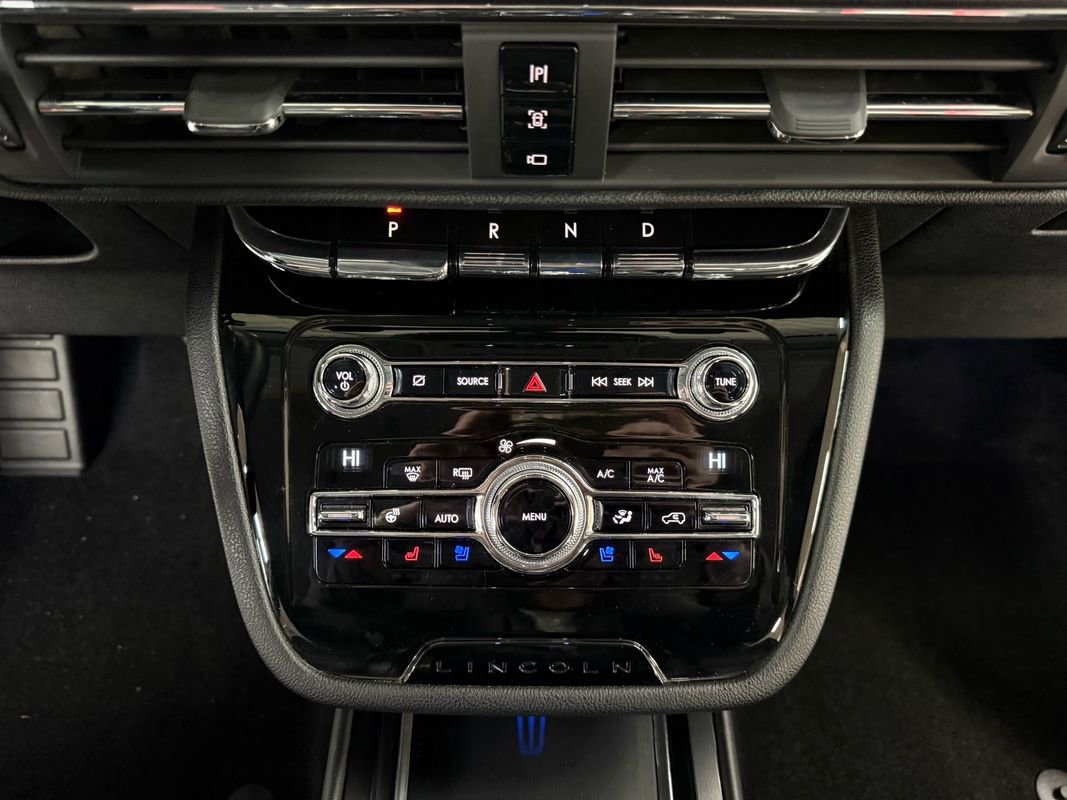 Used 2020 Lincoln Corsair Reserve w/ Equipment Group 201A image 29