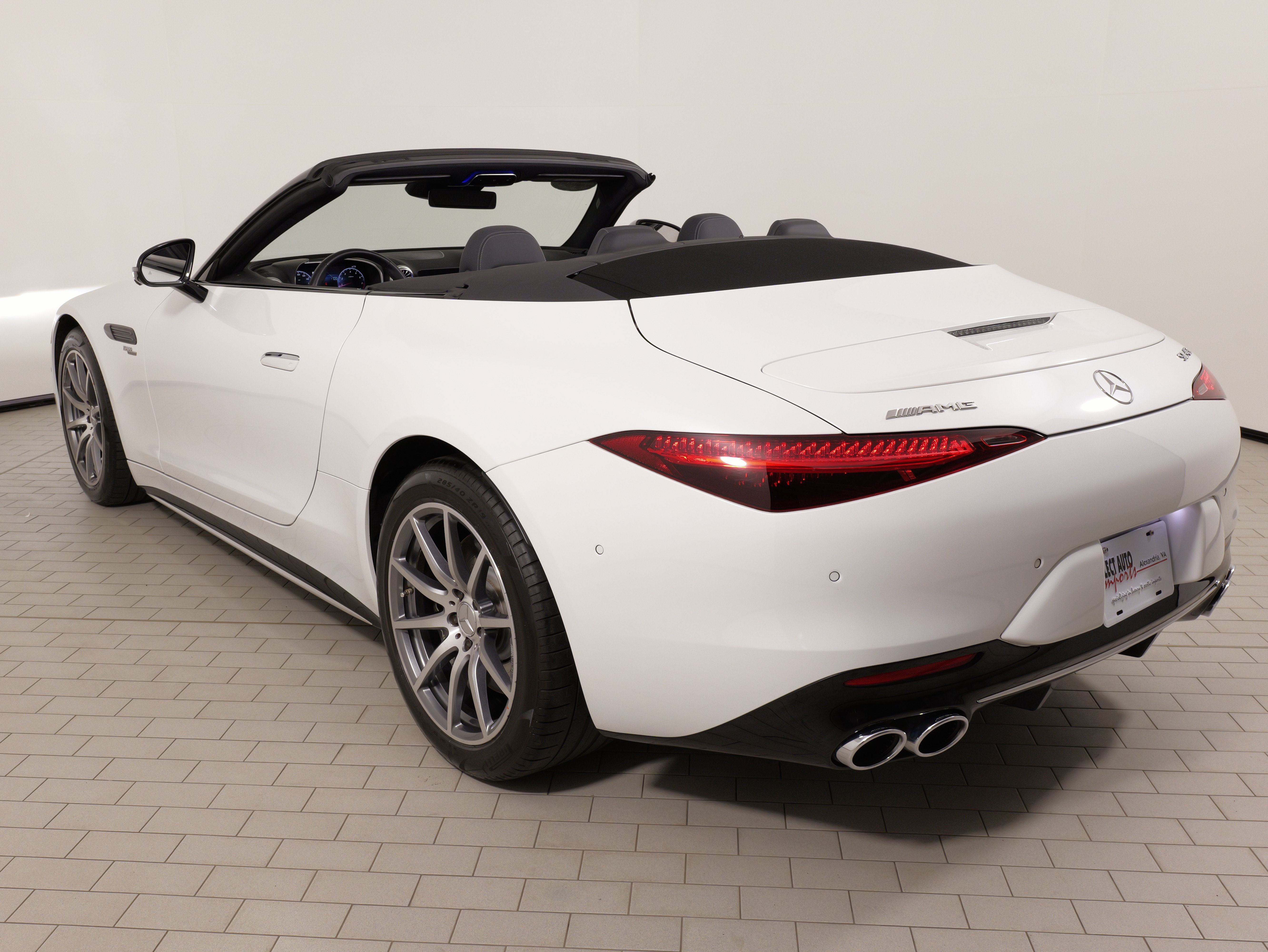 Used 2023 Mercedes-Benz SL 43 AMG image 18
