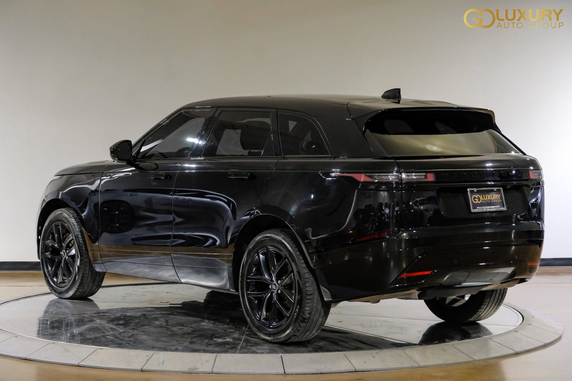 Used 2025 Land Rover Range Rover Velar Dynamic SE AWD/4WD image 12