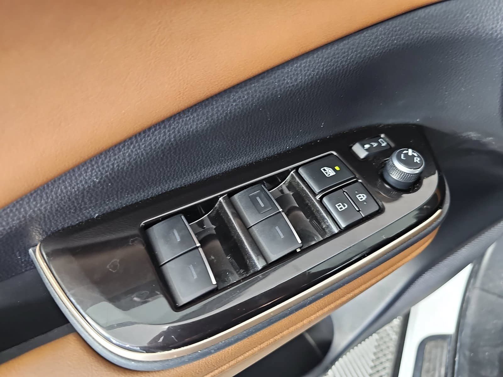 Used 2025 Toyota Crown Signia AWD/4WD image 28