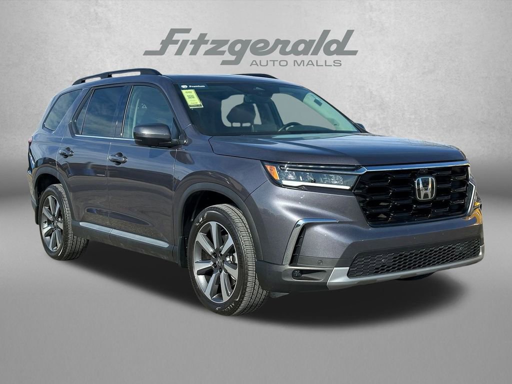 Used 2025 Honda Pilot Elite image 1