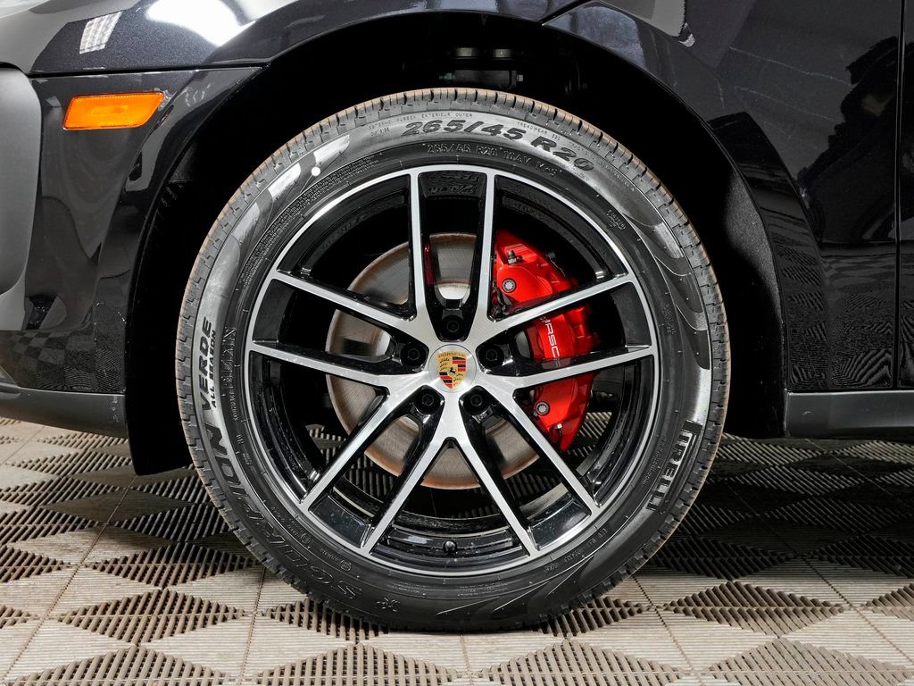 Certified 2026 Porsche Macan S AWD/4WD image 37