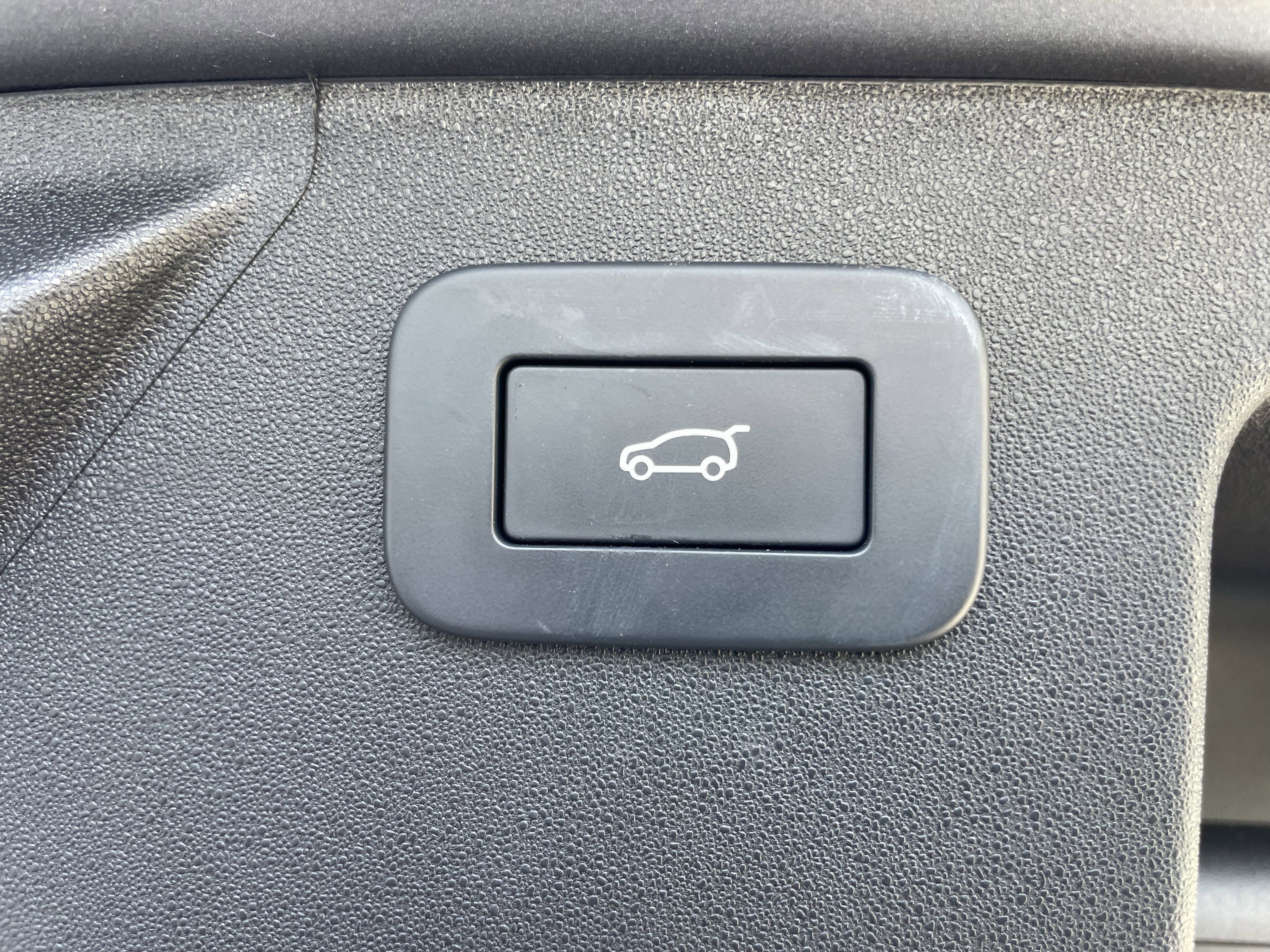 Used 2025 Land Rover Discovery Sport S AWD/4WD image 37