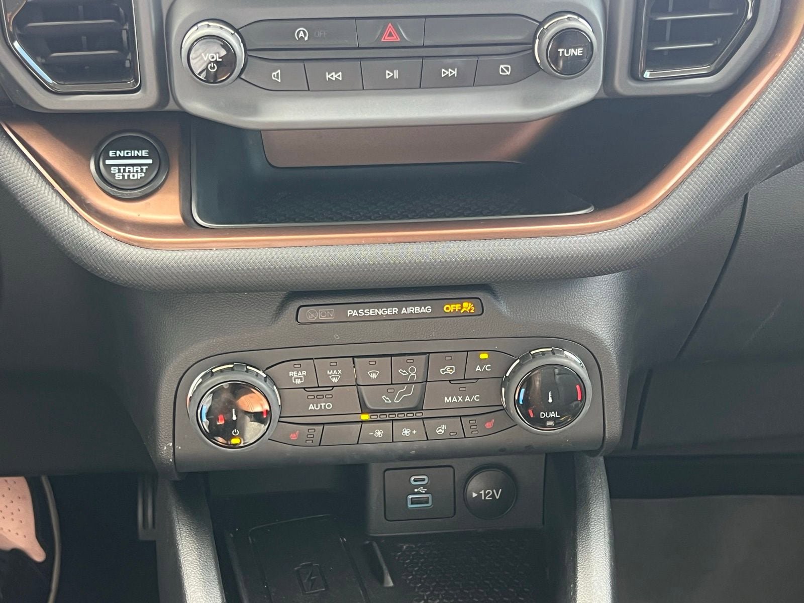 Used 2022 Ford Bronco Sport Outer Banks w/ Tech Package AWD/4WD image 32