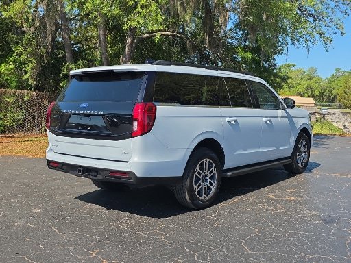 Used 2025 Ford Expedition Max Active RWD image 2