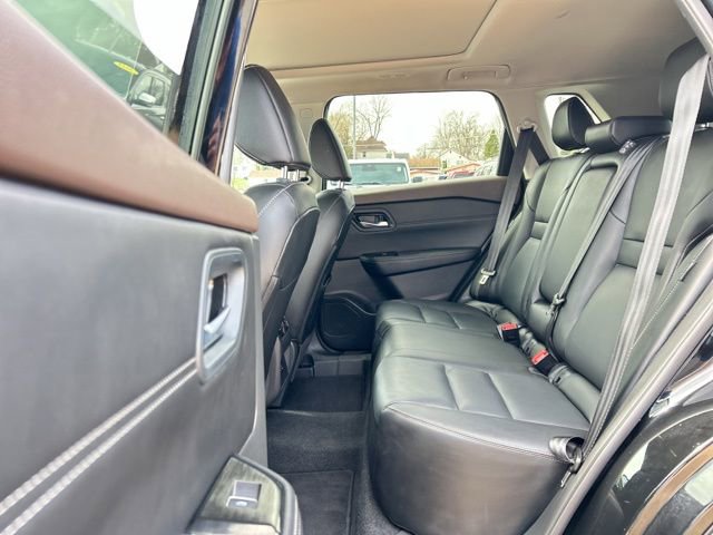 Used 2023 Nissan Rogue SL AWD/4WD image 19