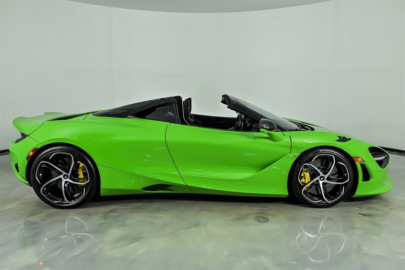 Used 2024 McLaren 750S Spider RWD image 14