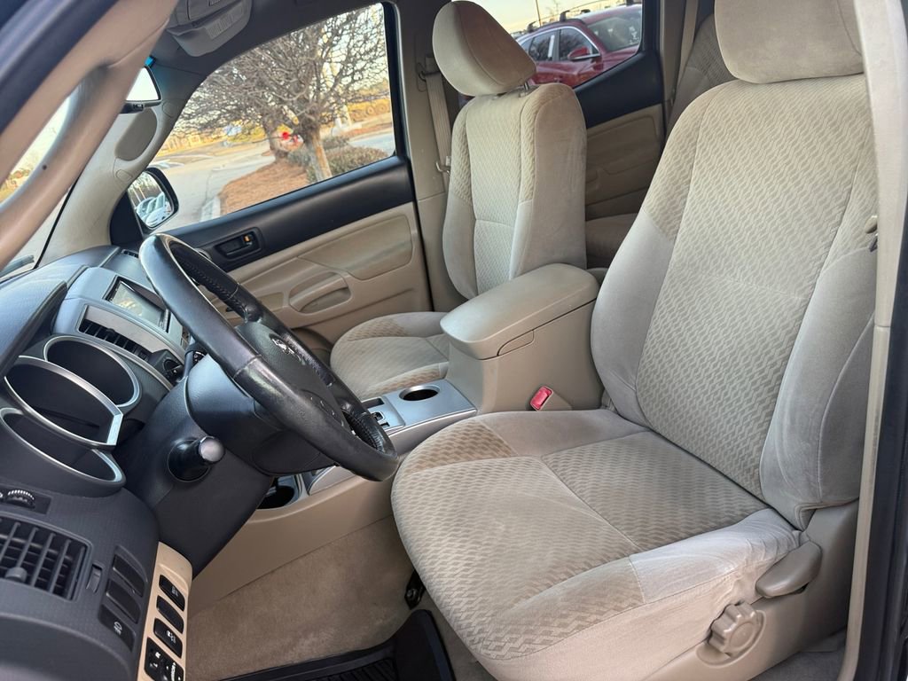 Used 2011 Toyota Tacoma 4x4 Double Cab w/ SR5 Pkg #2 image 13