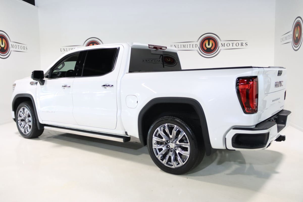 Used 2022 GMC Sierra 1500 Denali w/ Denali Reserve Package AWD/4WD image 3