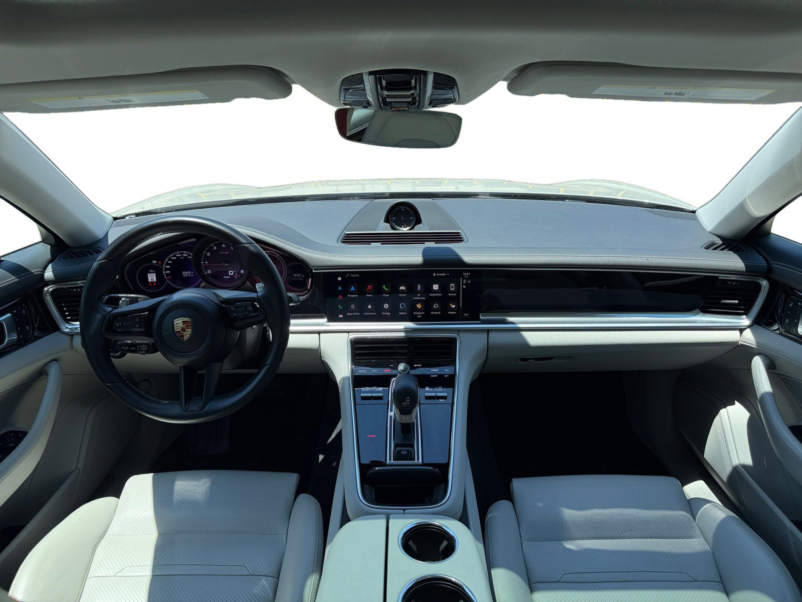 Used 2023 Porsche Panamera image 19