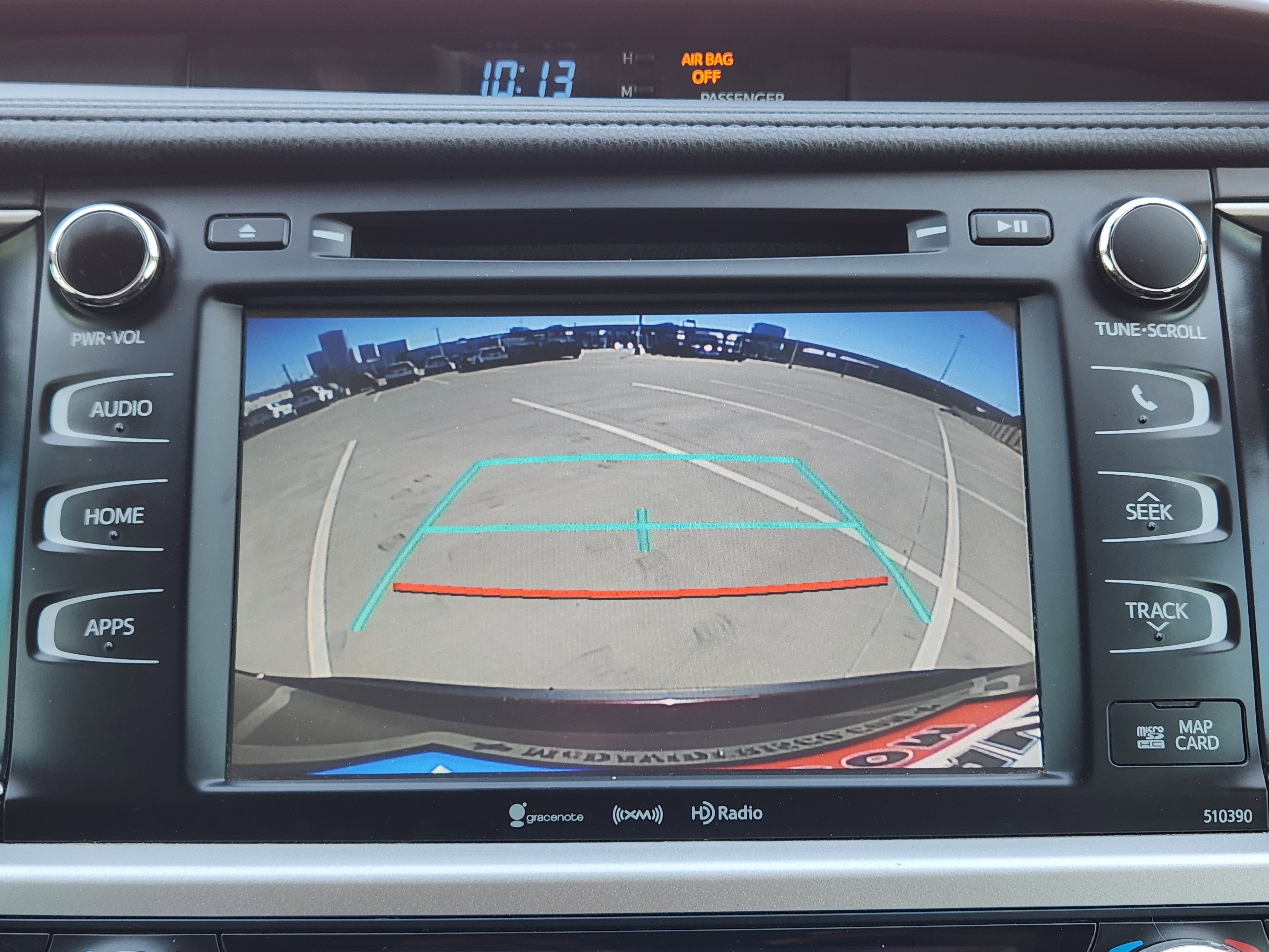 Used 2019 Toyota Highlander XLE image 18