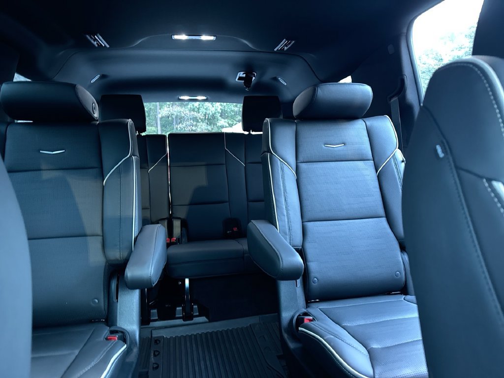 Used 2026 Cadillac Escalade ESV Luxury w/ Touring Package AWD/4WD image 34