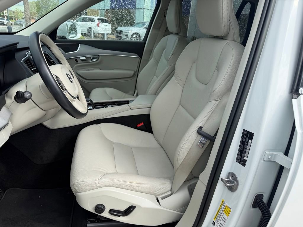 Used 2023 Volvo XC90 B5 Core image 10