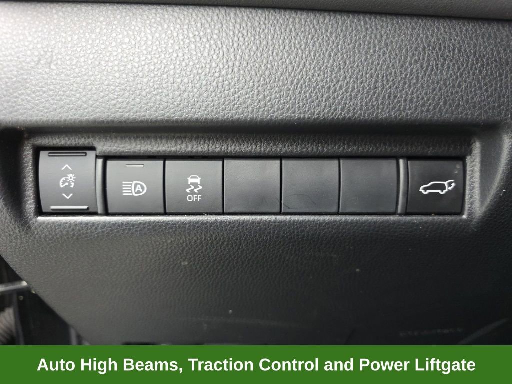 Used 2024 Toyota Venza XLE image 23