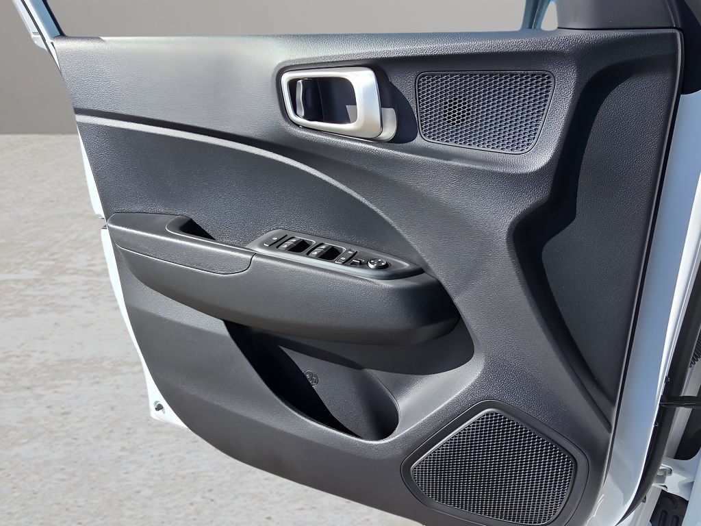 Used 2026 Hyundai Venue SE FWD image 17