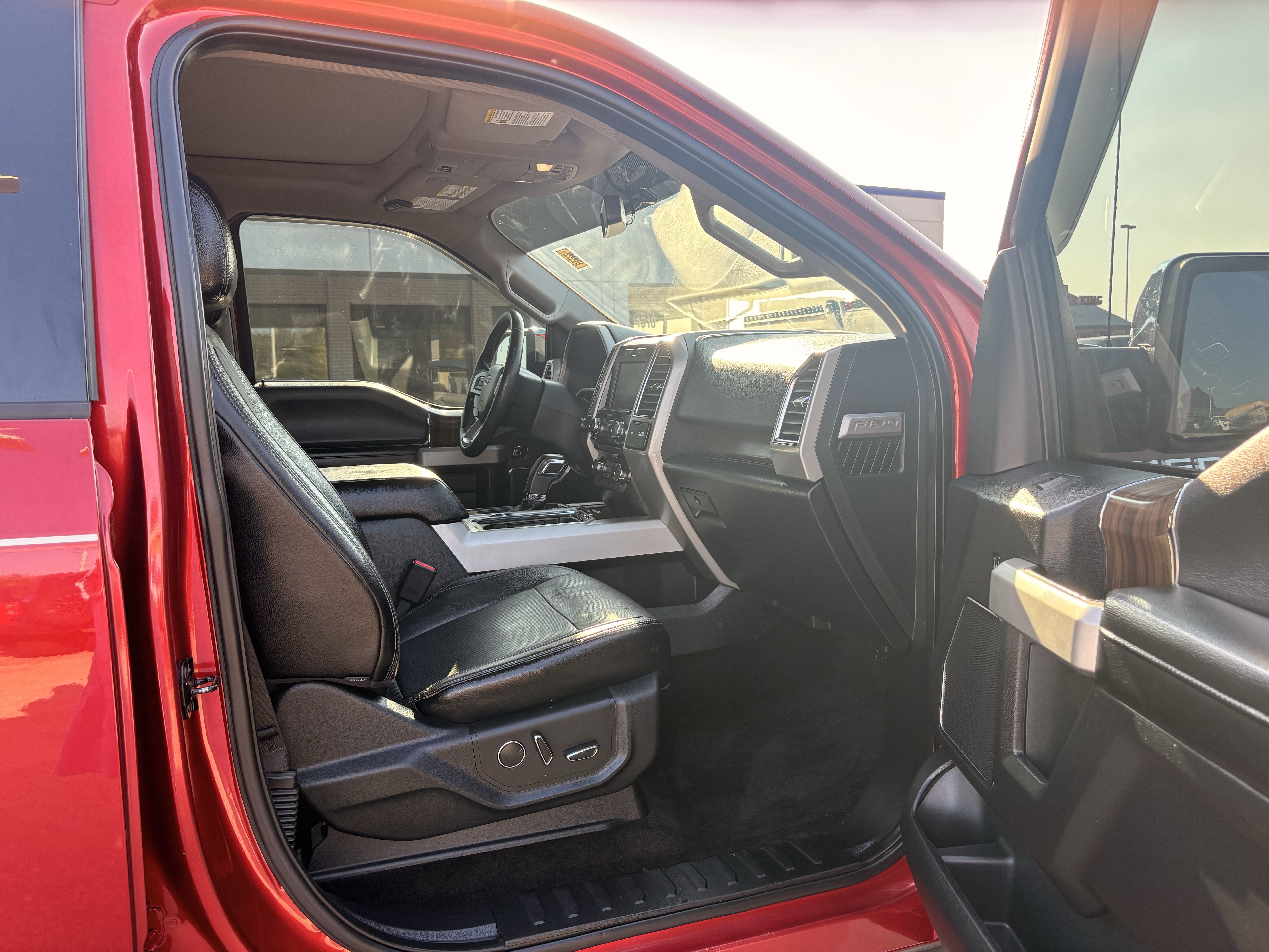 Used 2015 Ford F150 Lariat w/ Equipment Group 501A Mid AWD/4WD image 10