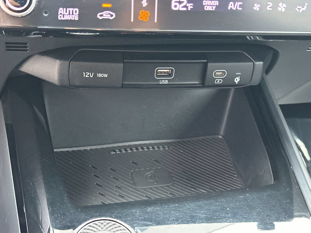 Certified 2023 Kia Niro Wind w/ Wind Preserve Package FWD image 32