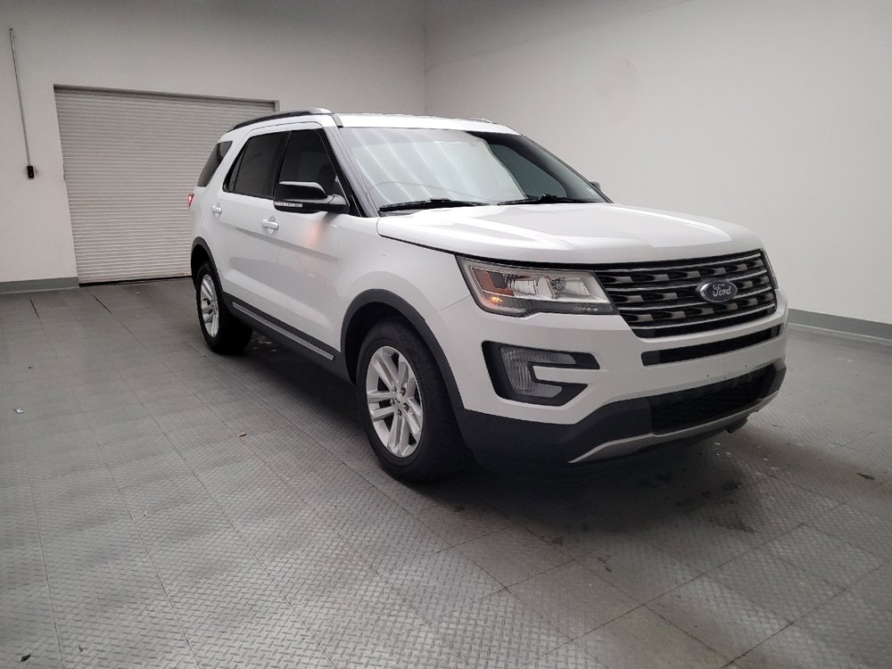 Used 2016 Ford Explorer XLT image 13