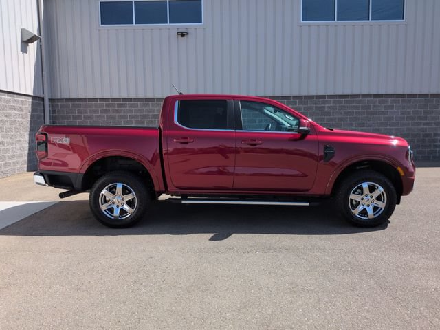 Used 2025 Ford Ranger Lariat w/ FX4 Off-Road Package AWD/4WD image 2