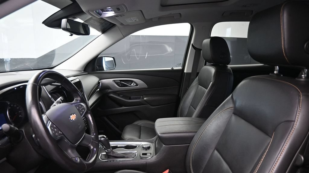 Used 2020 Chevrolet Traverse LT w/ LT Premium Package FWD image 28