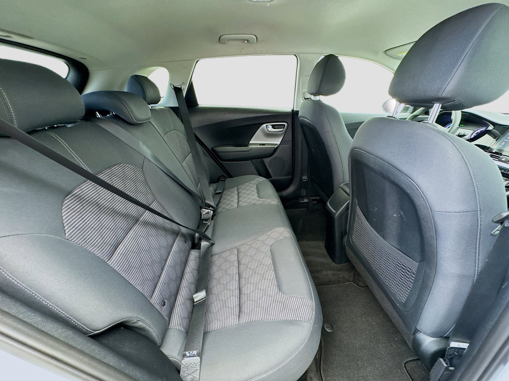 Used 2022 Kia Niro LX image 17