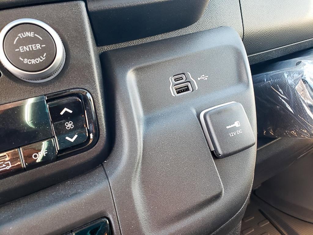 Used 2024 RAM ProMaster 2500 image 38