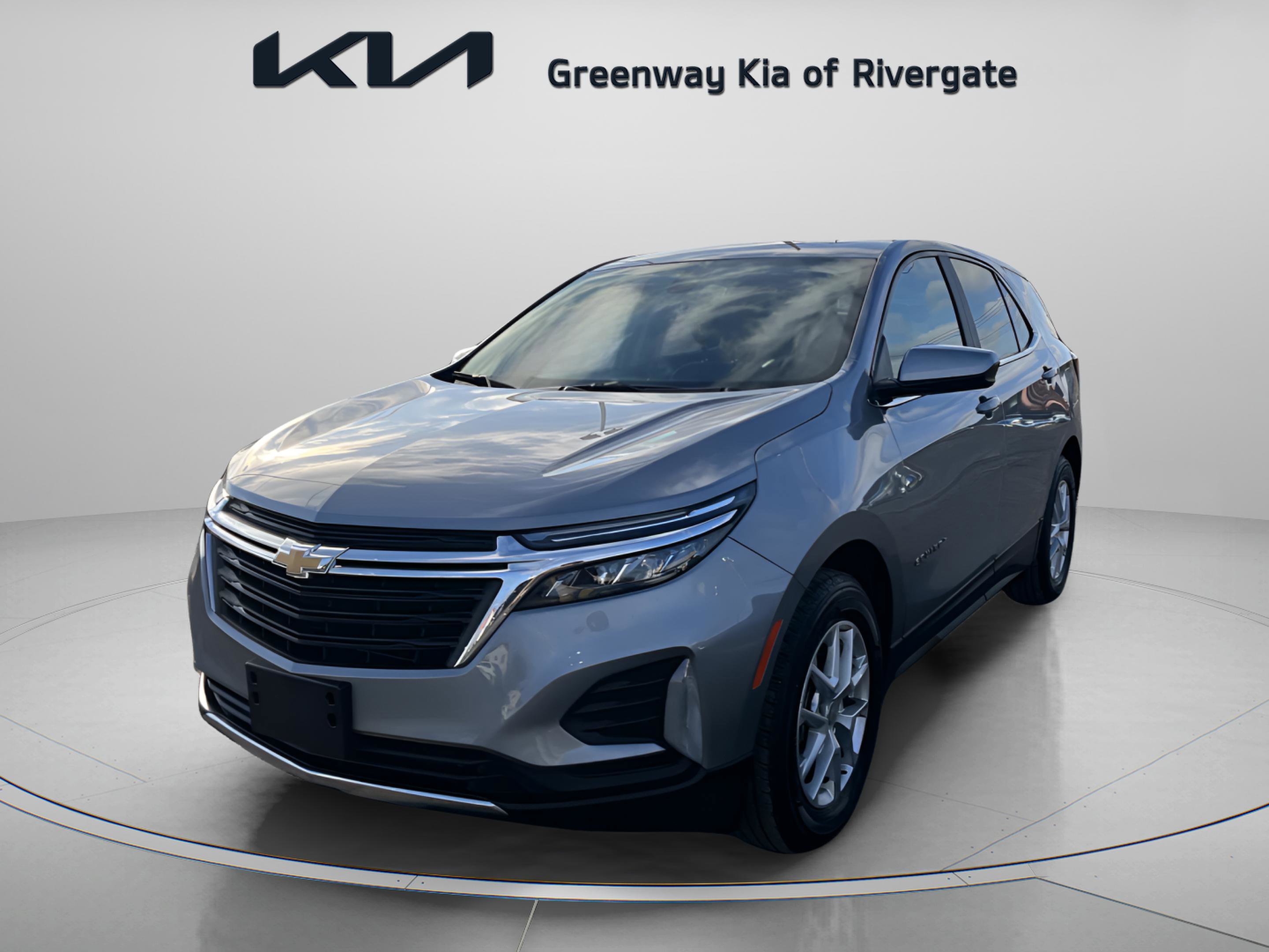 Used 2023 Chevrolet Equinox LT image 3