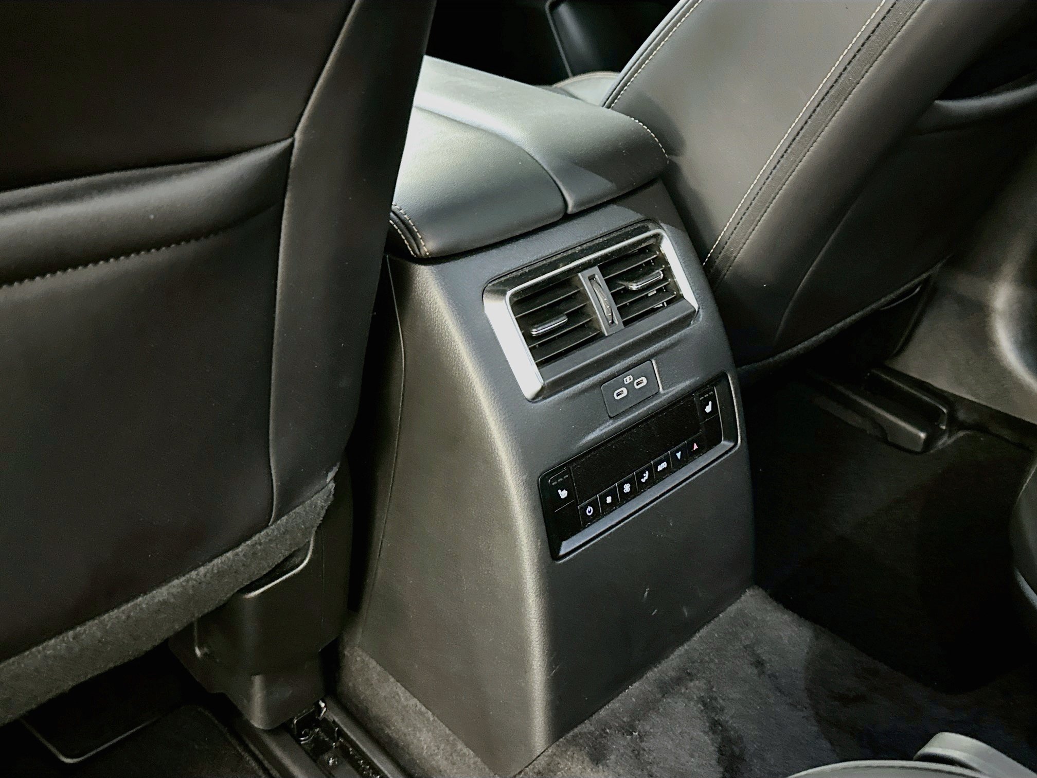 Used 2024 MAZDA CX-90 Plug-In Hybrid w/ Premium Plus AWD/4WD image 29