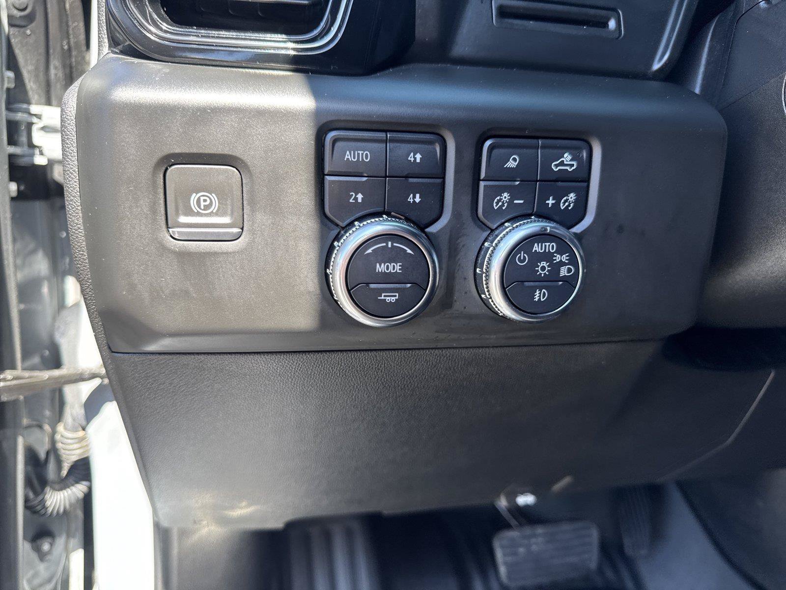 Used 2024 GMC Sierra 1500 AT4 w/ AT4 Preferred Package AWD/4WD image 19