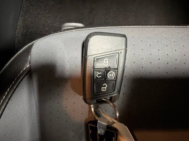Used 2025 Volkswagen Jetta SE FWD image 39
