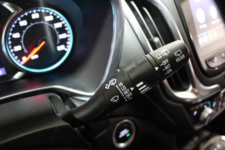 Used 2022 Chevrolet Equinox Premier image 38