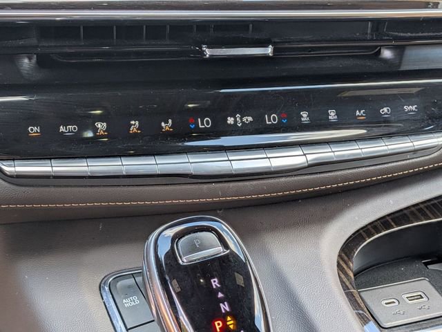 Used 2021 Cadillac Escalade Premium Luxury image 22