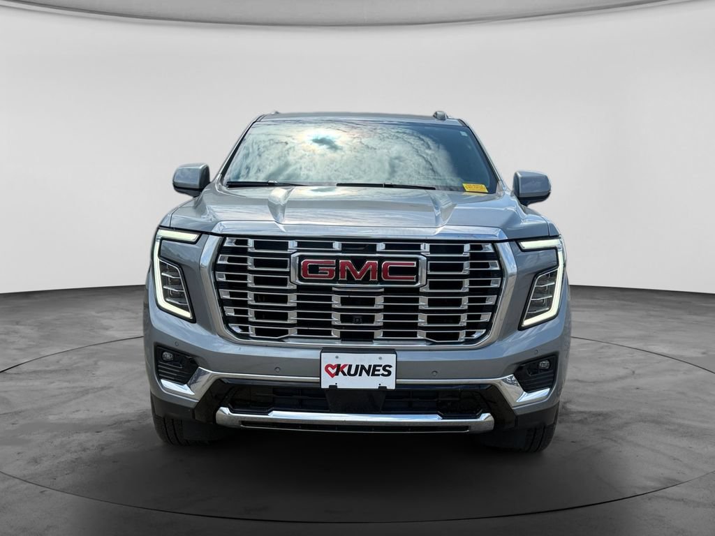 Used 2025 GMC Yukon Denali AWD/4WD image 3